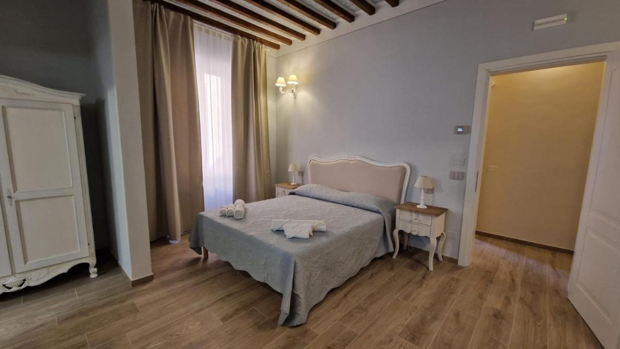 Large Double Room,1290635989:JPEG