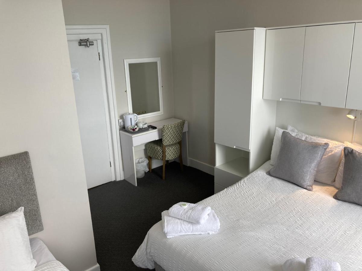 Triple Room with Sea View