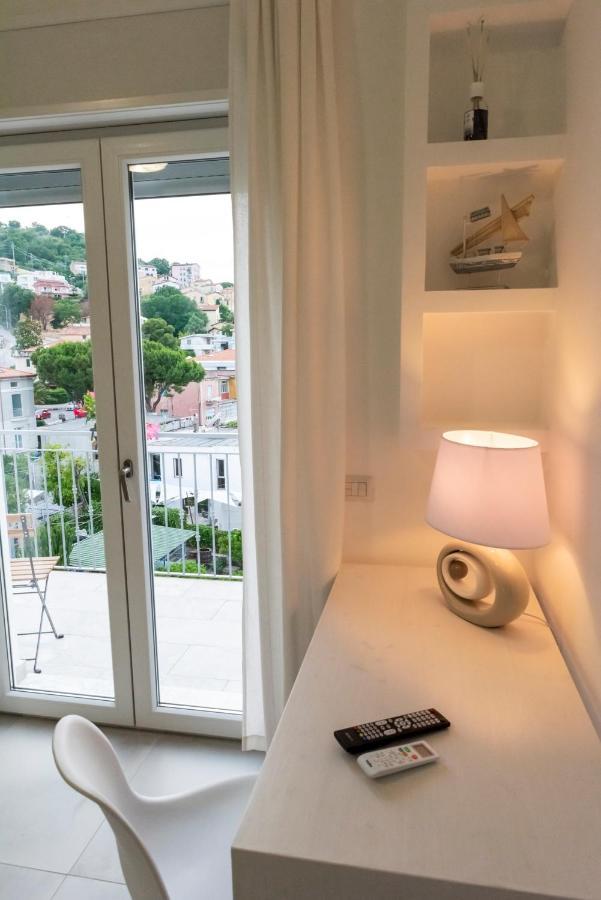 Camera Familiare con Vista Mare