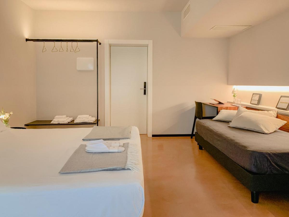 Deluxe Room,1296350755:JPEG