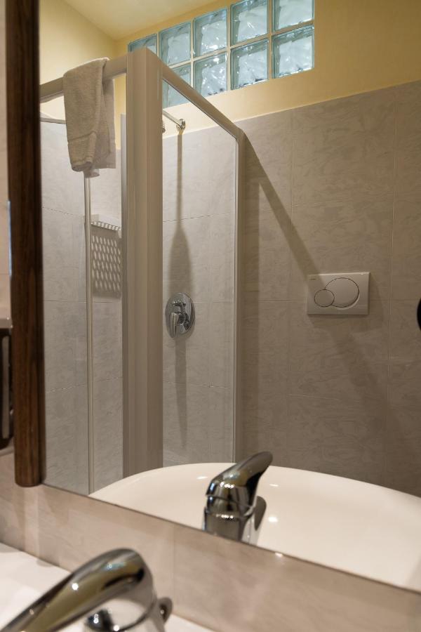 Double Room Private External Bathroom,1300401424:JPEG