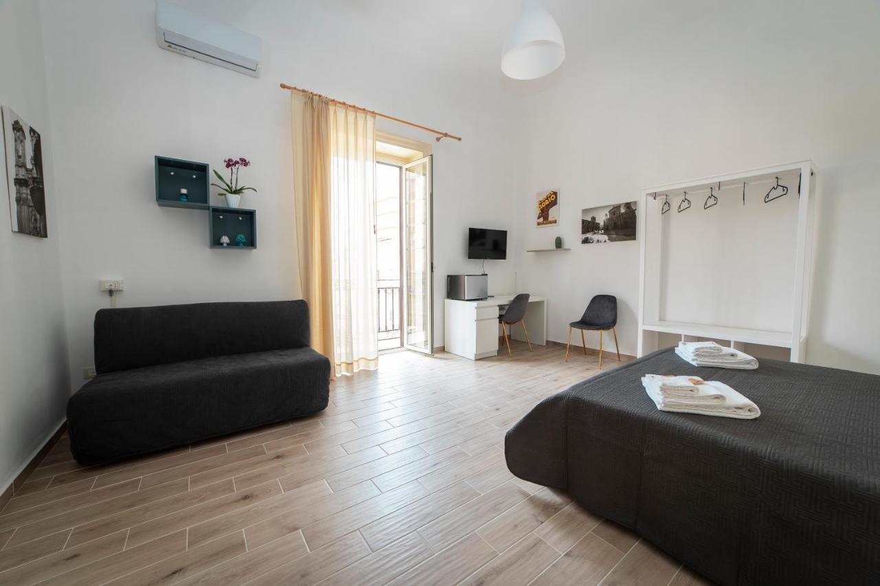 Double Room with Private External Bathroom,1296876871:JPEG