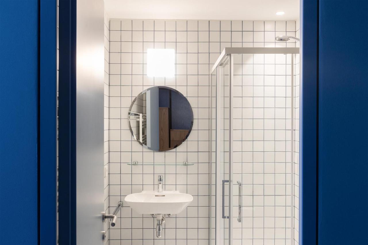 Single Room Private Bathroom,1297374661:JPEG