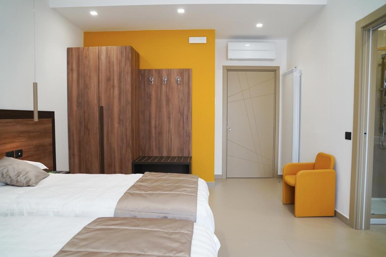 Large Twin Room