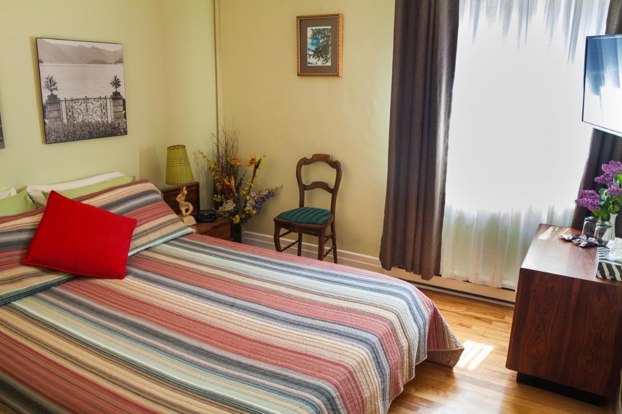 Deluxe Queen Room,1302550525:JPEG