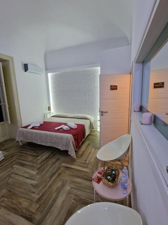 Deluxe Double Room Bath