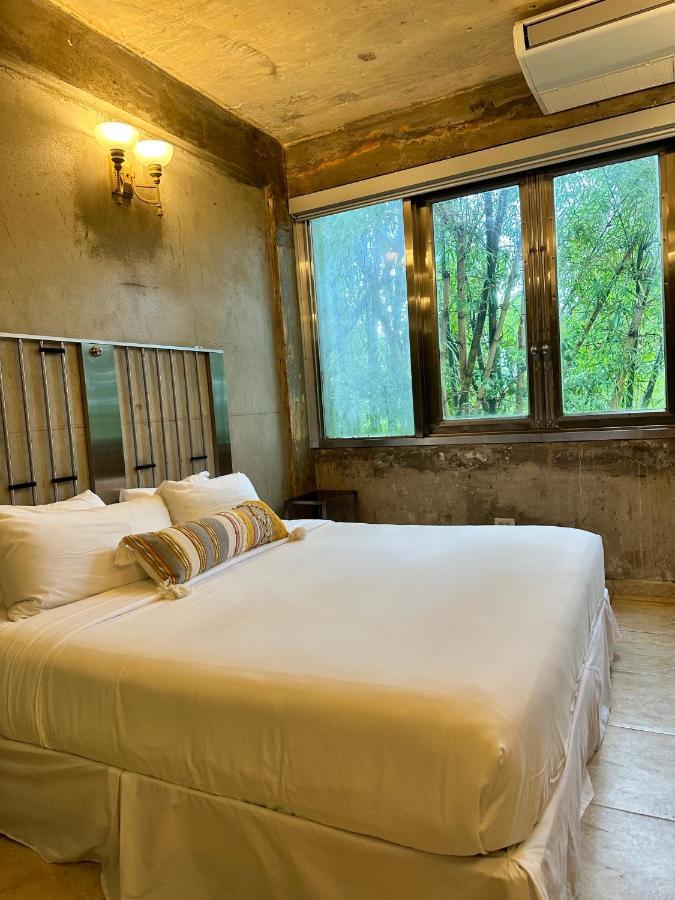 Large Single Room,1339170545:JPEG
