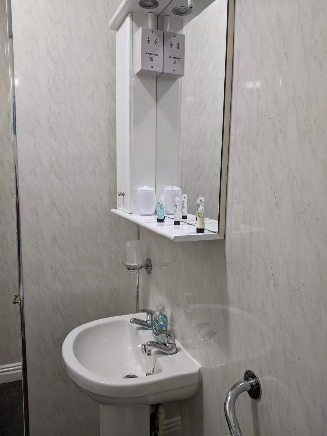 Double Room with Private Bathroom,1341441815:JPEG