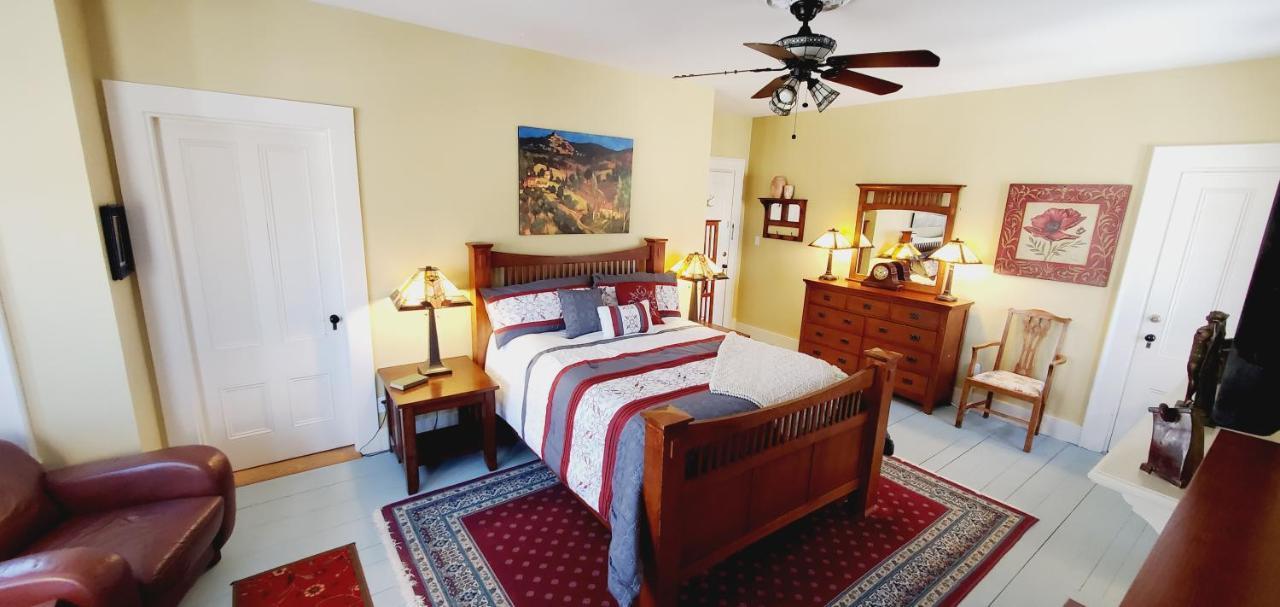 Deluxe Double Room with Bath