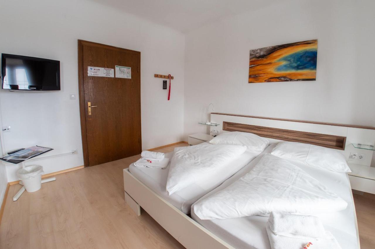 Deluxe Double Room with Shower