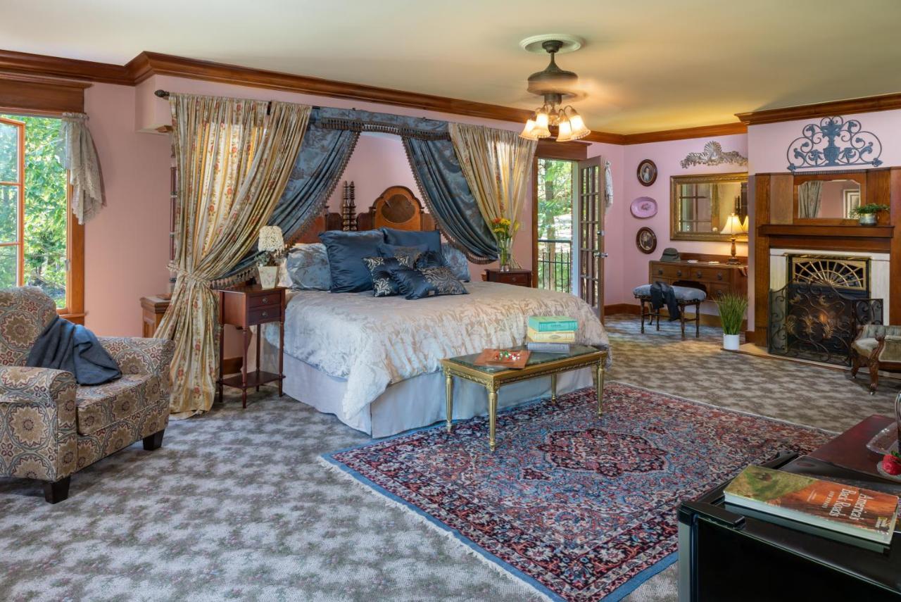 King Suite with Balcony