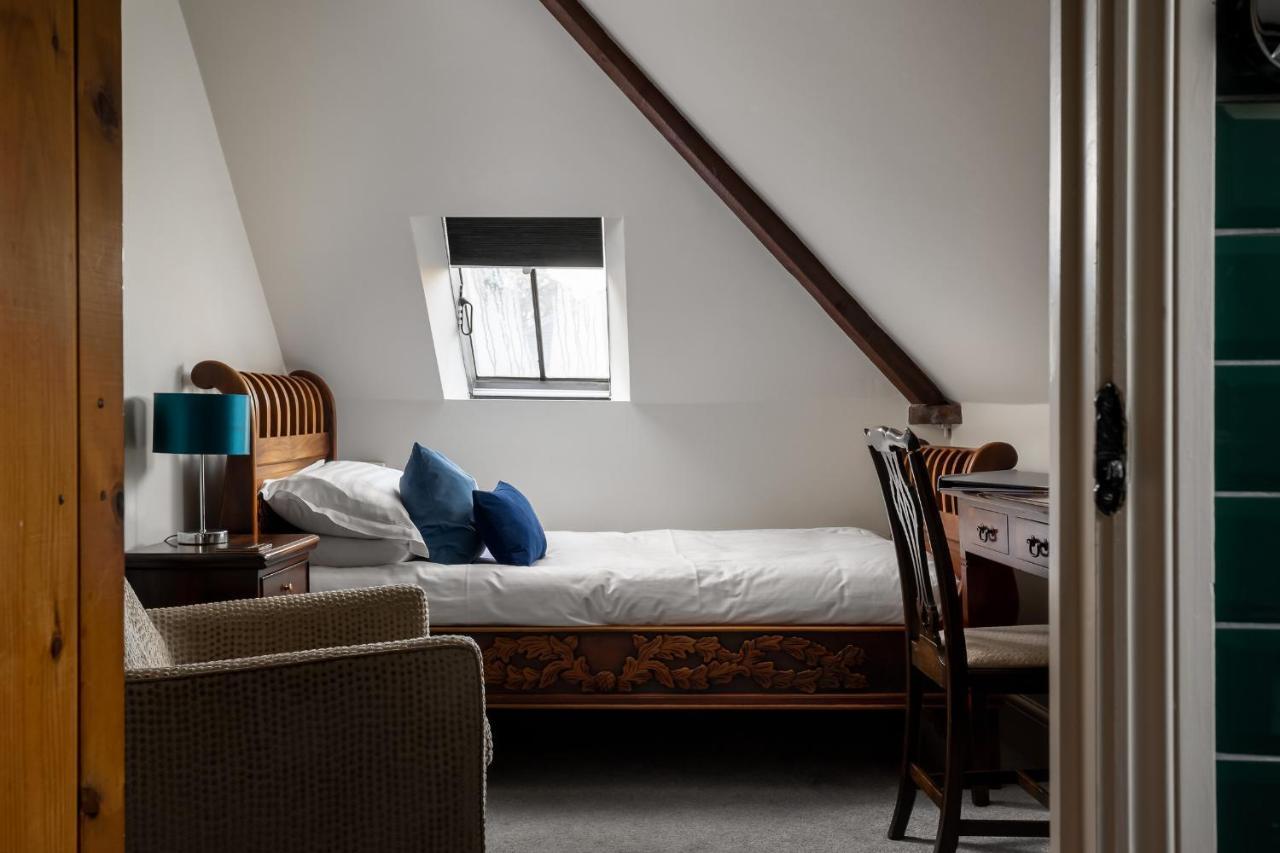 Holmes Room