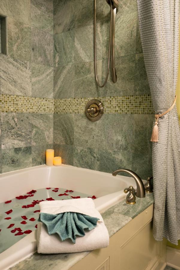 Superior King Suite