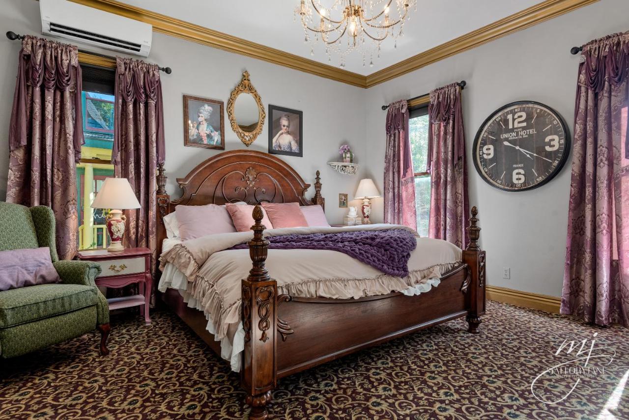 King Room with Balcony