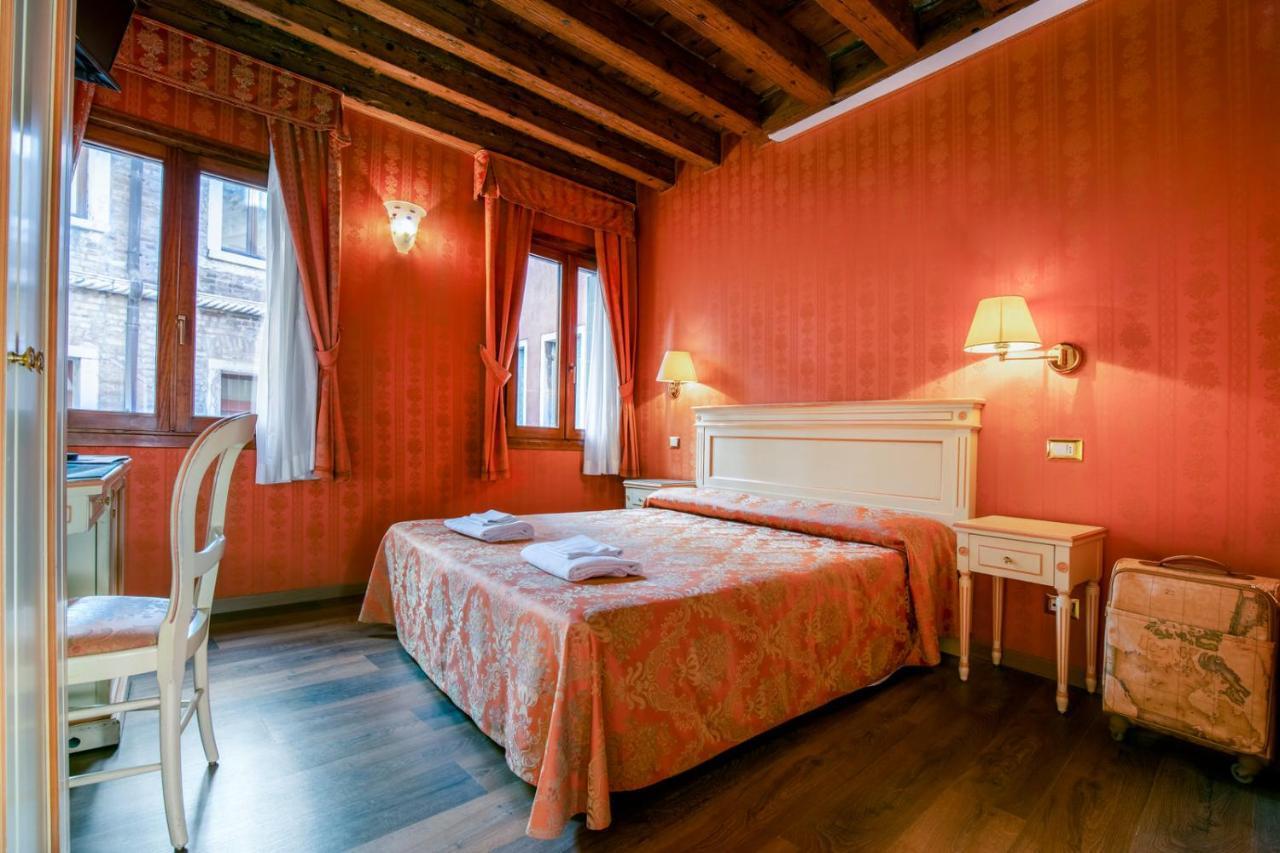 Superior Double or Twin Room,1363871216:JPEG