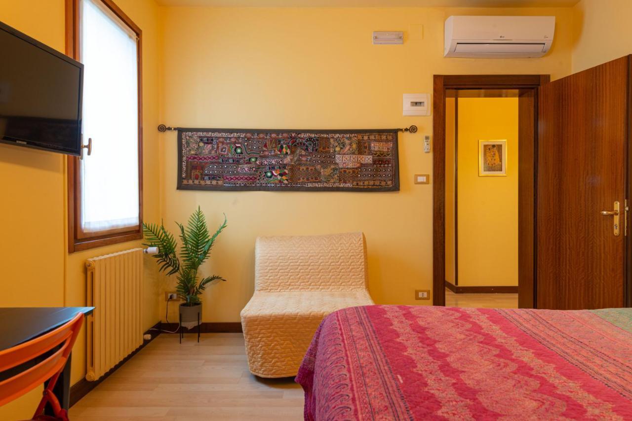 Deluxe Double Room with Private External Bathroom