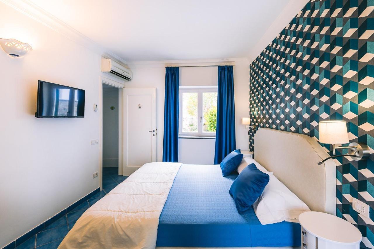 Standard Double Room,1371317480:JPEG