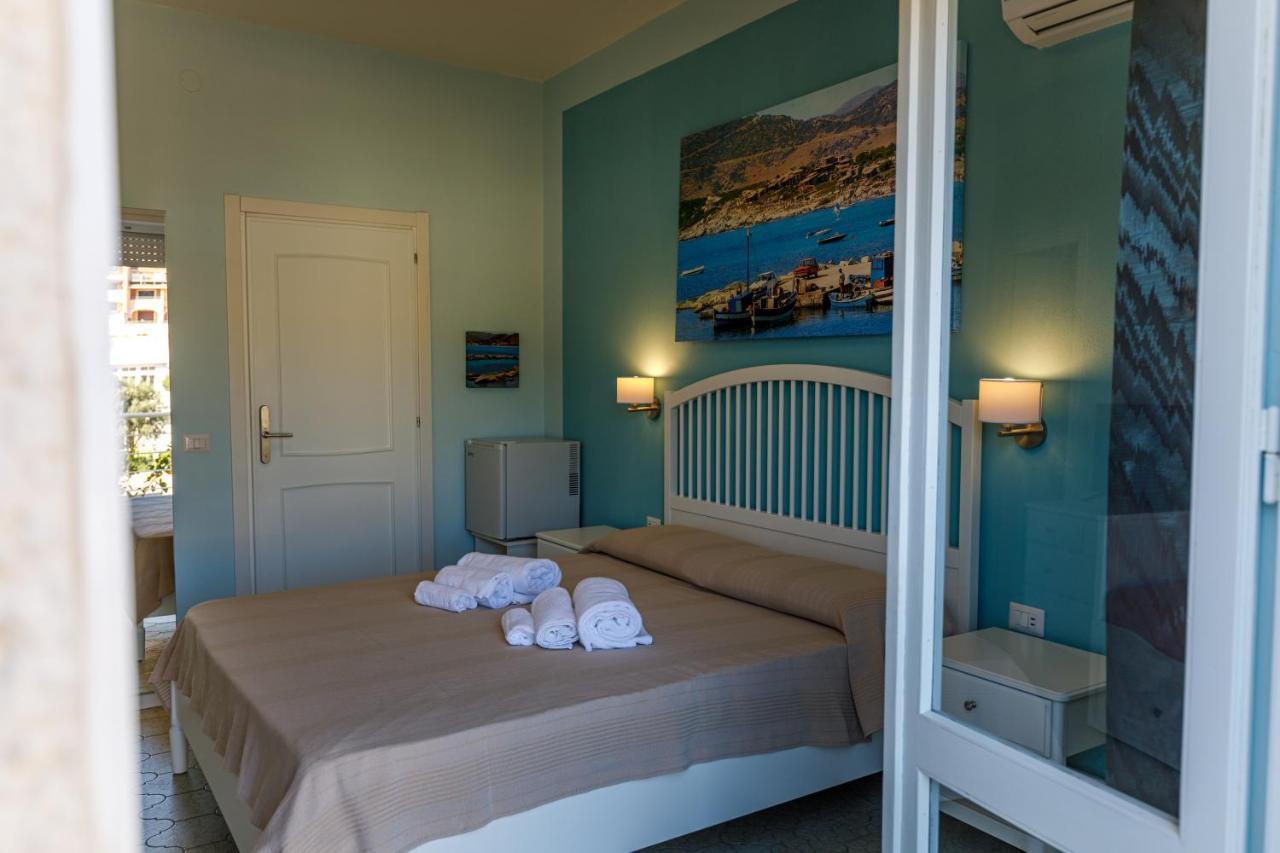 Deluxe Triple Room Sea View