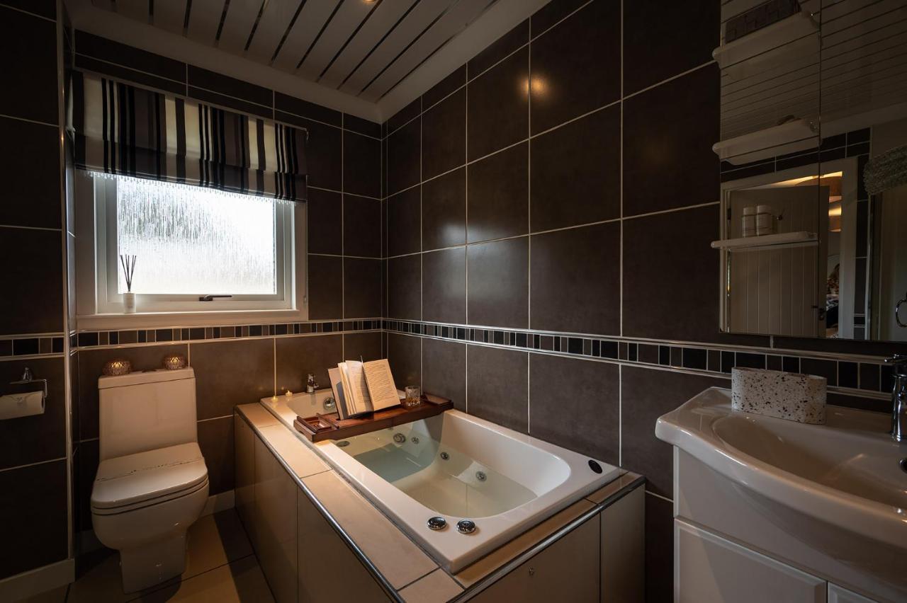 King Room with Spa Bath