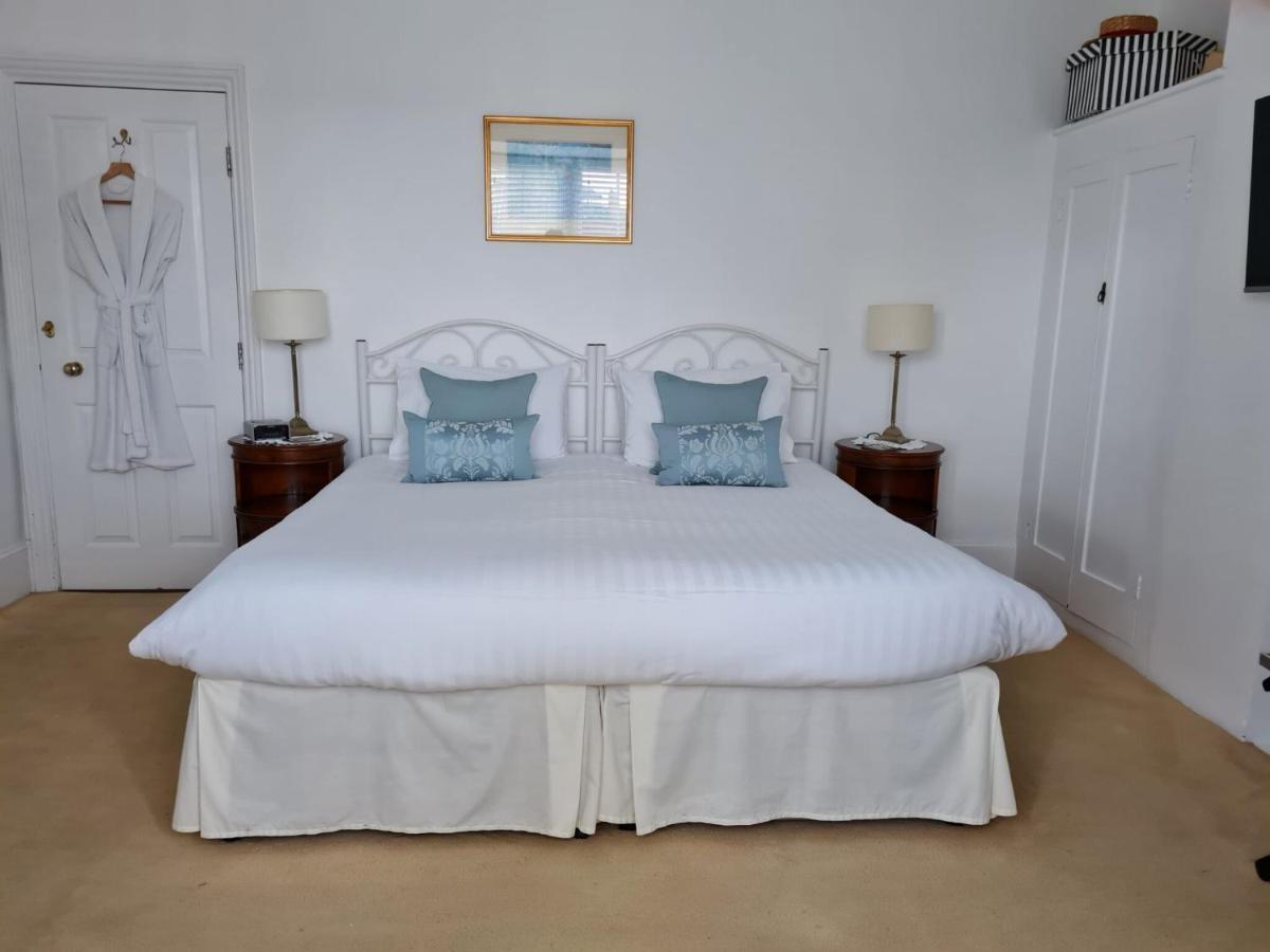 Double or Twin Room with Private Bathroom
