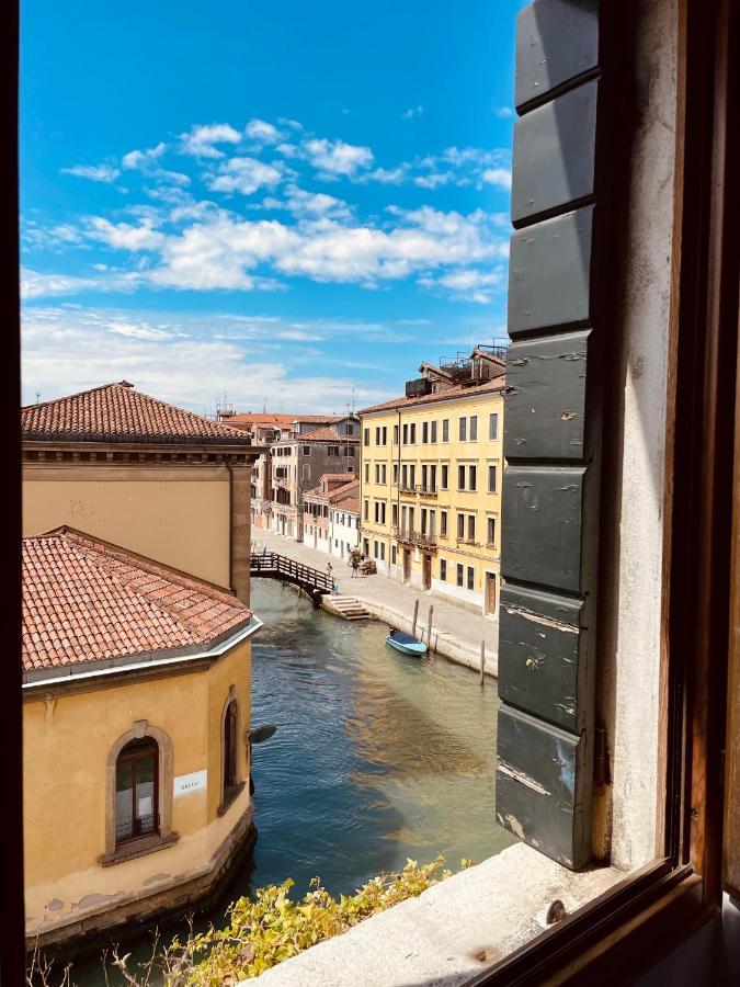 Superior Triple Room with Canal View,665498214:JPEG