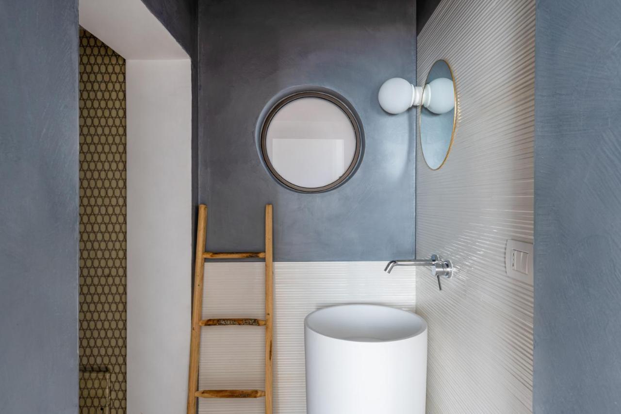 Suite with Hot Tub,1577059655:JPEG