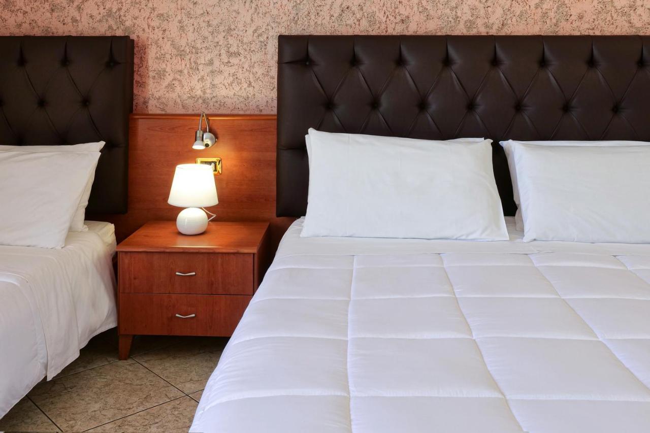 Double or Twin Room Sea View