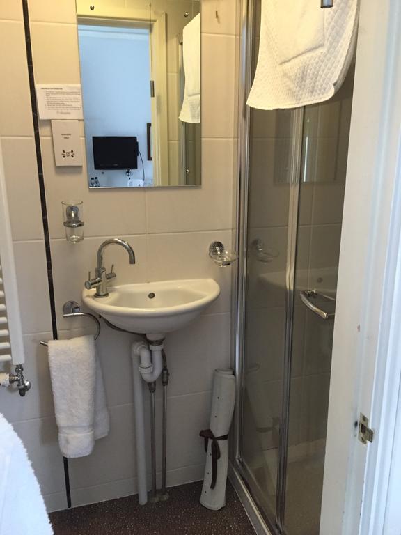 Deluxe Double Room with Private Bathroom