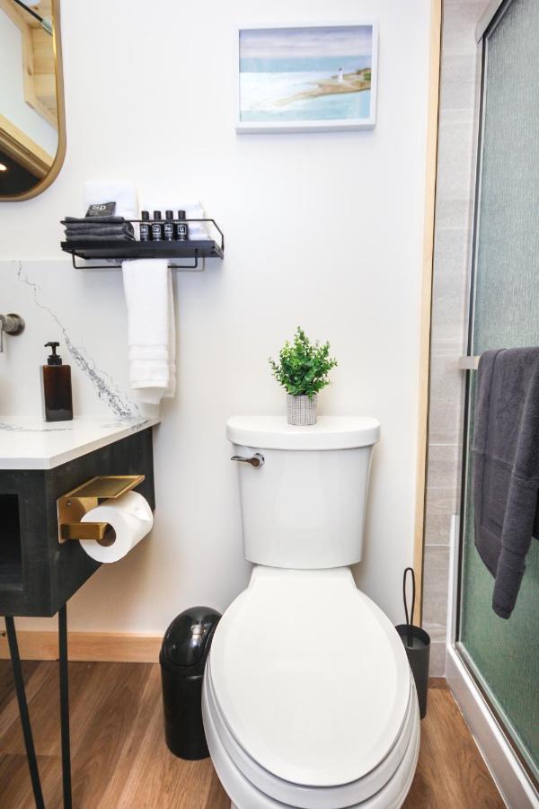 Suite with Lake View,1416713961:JPEG