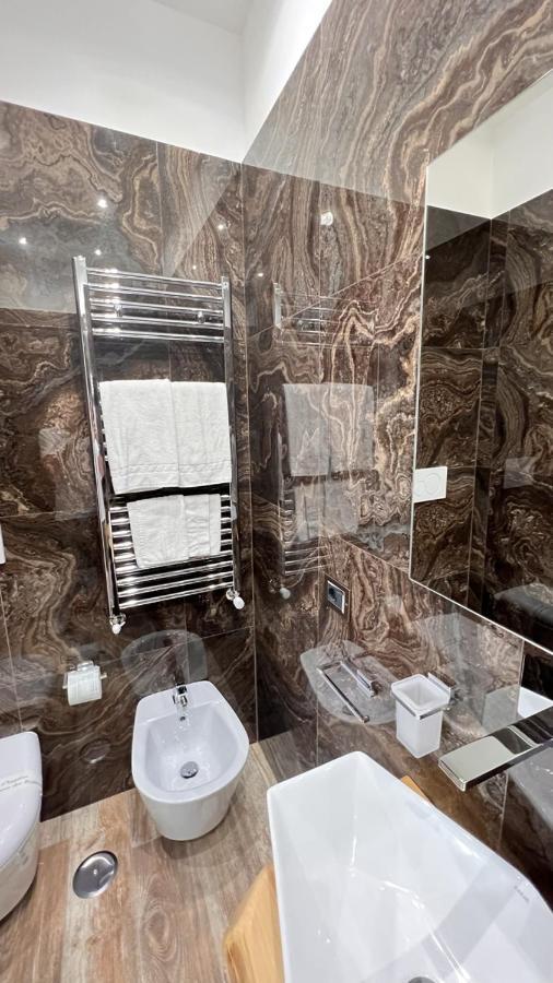 Deluxe Double Room Bath
