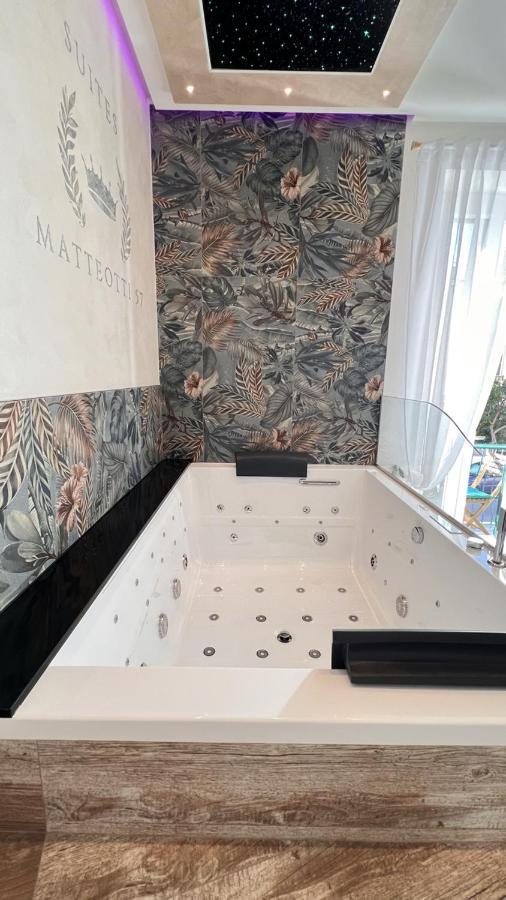 Deluxe Double Room Bath