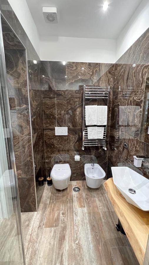 Deluxe Double Room Bath