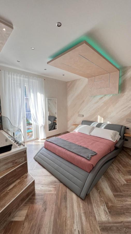Deluxe Double Room Bath