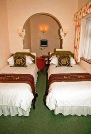 Twin Room with Private Bathroom