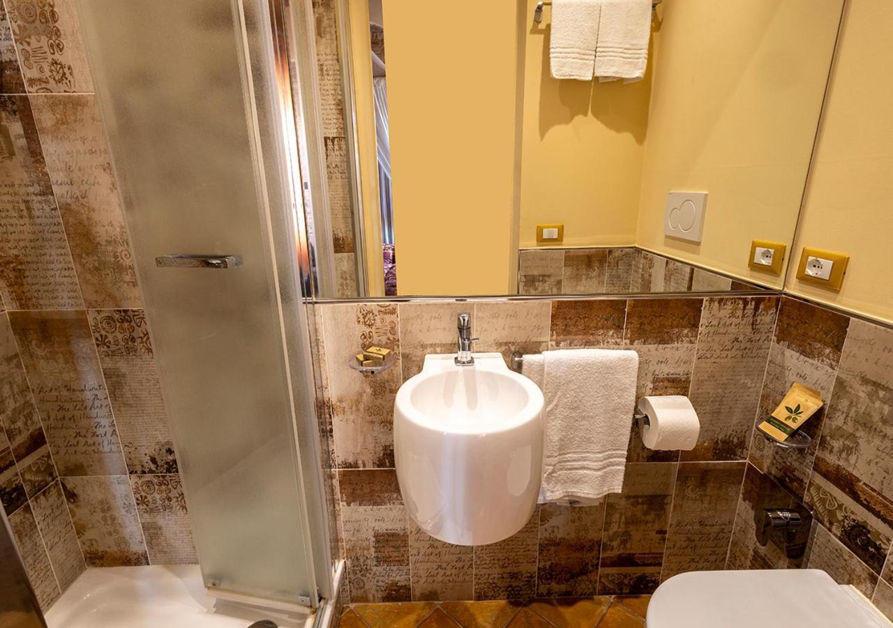 Double Room Private Bathroom