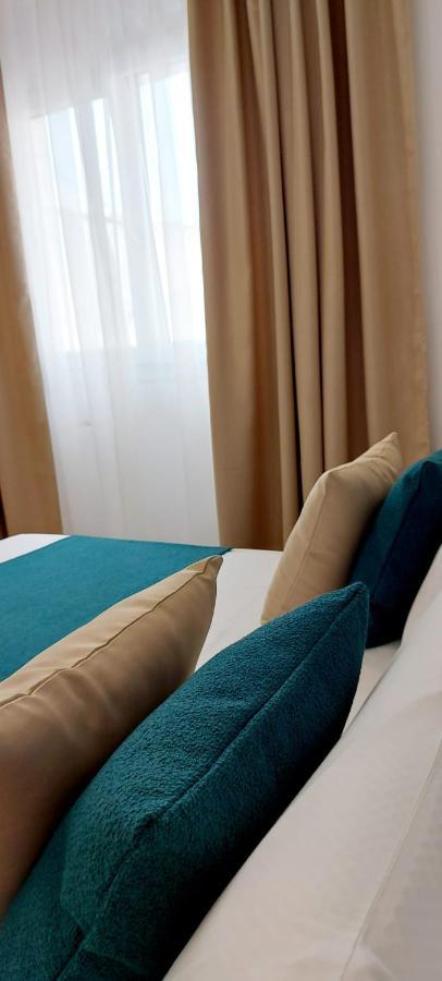 Double Room,1424396508:JPEG