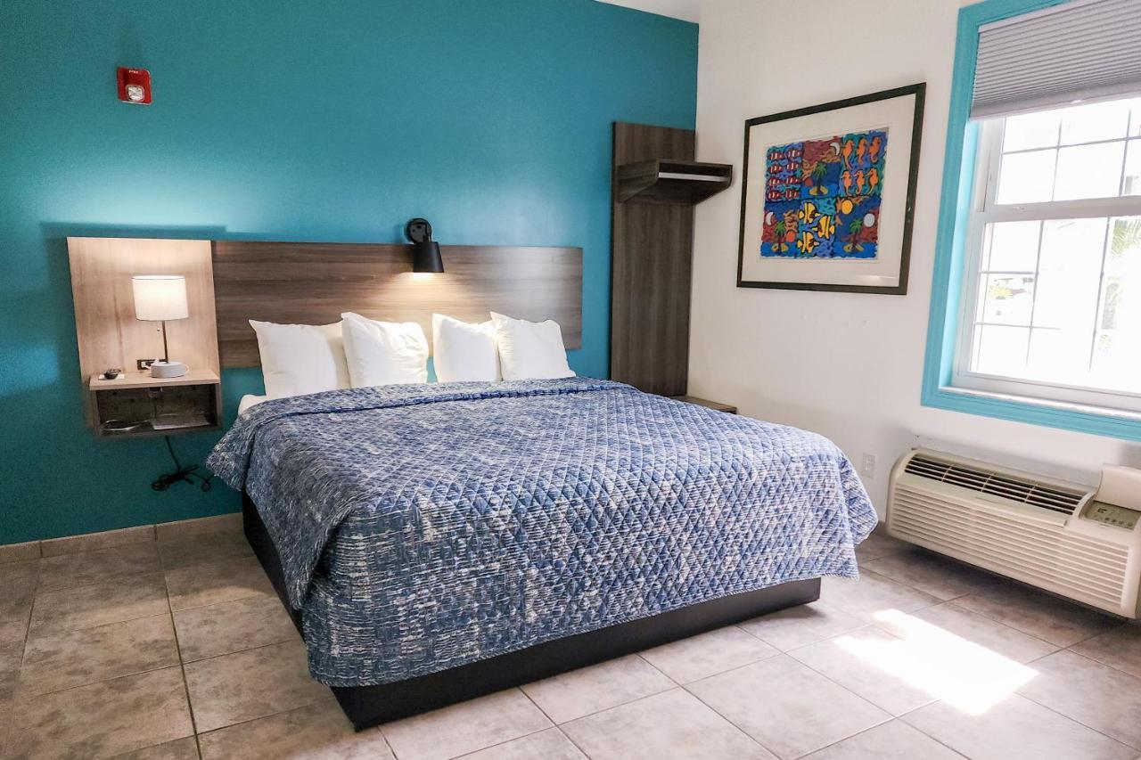 Standard King Room