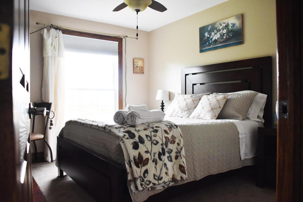 Queen Room with Spa Bath