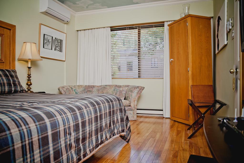 Standard King Room with Private Bathroom,143535947:JPEG