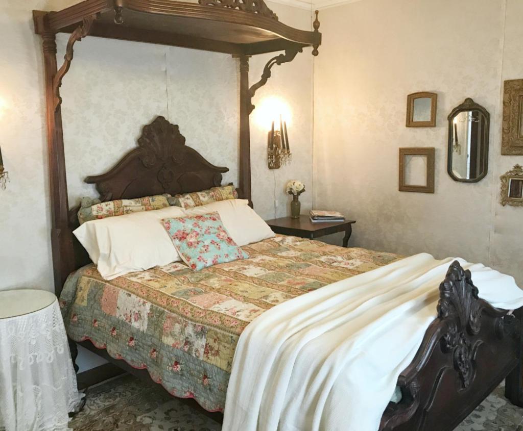 Deluxe Double Room with Shower