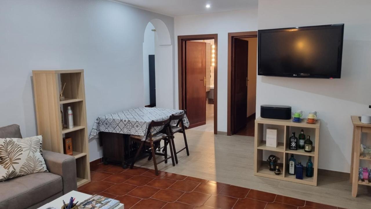 Family Room,1466546138:JPEG