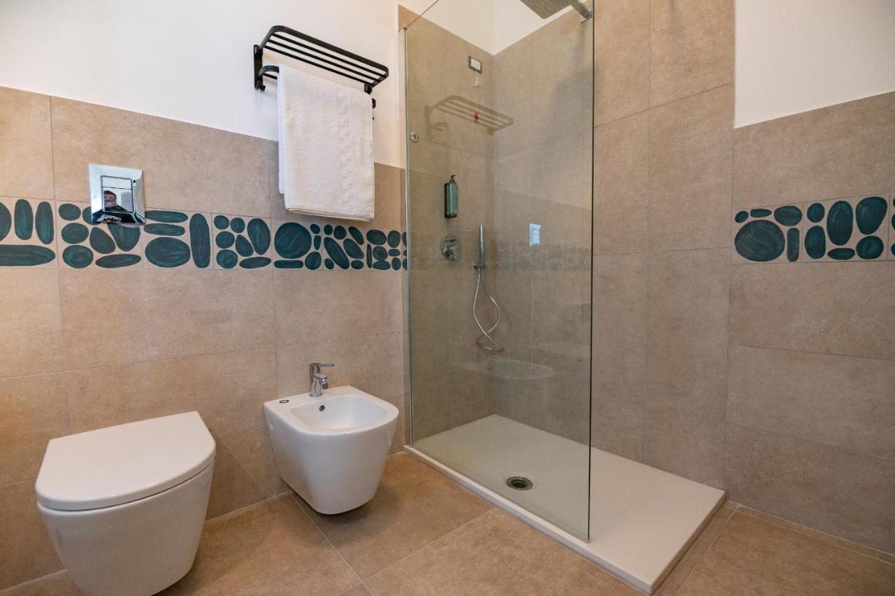 Double or Twin Room Bathroom