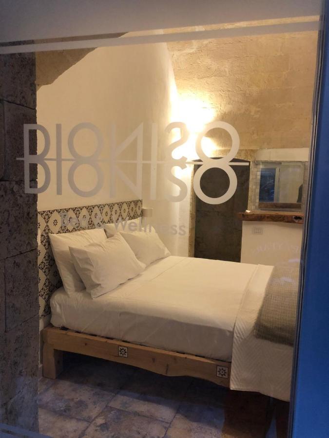 Deluxe Double Room Shower