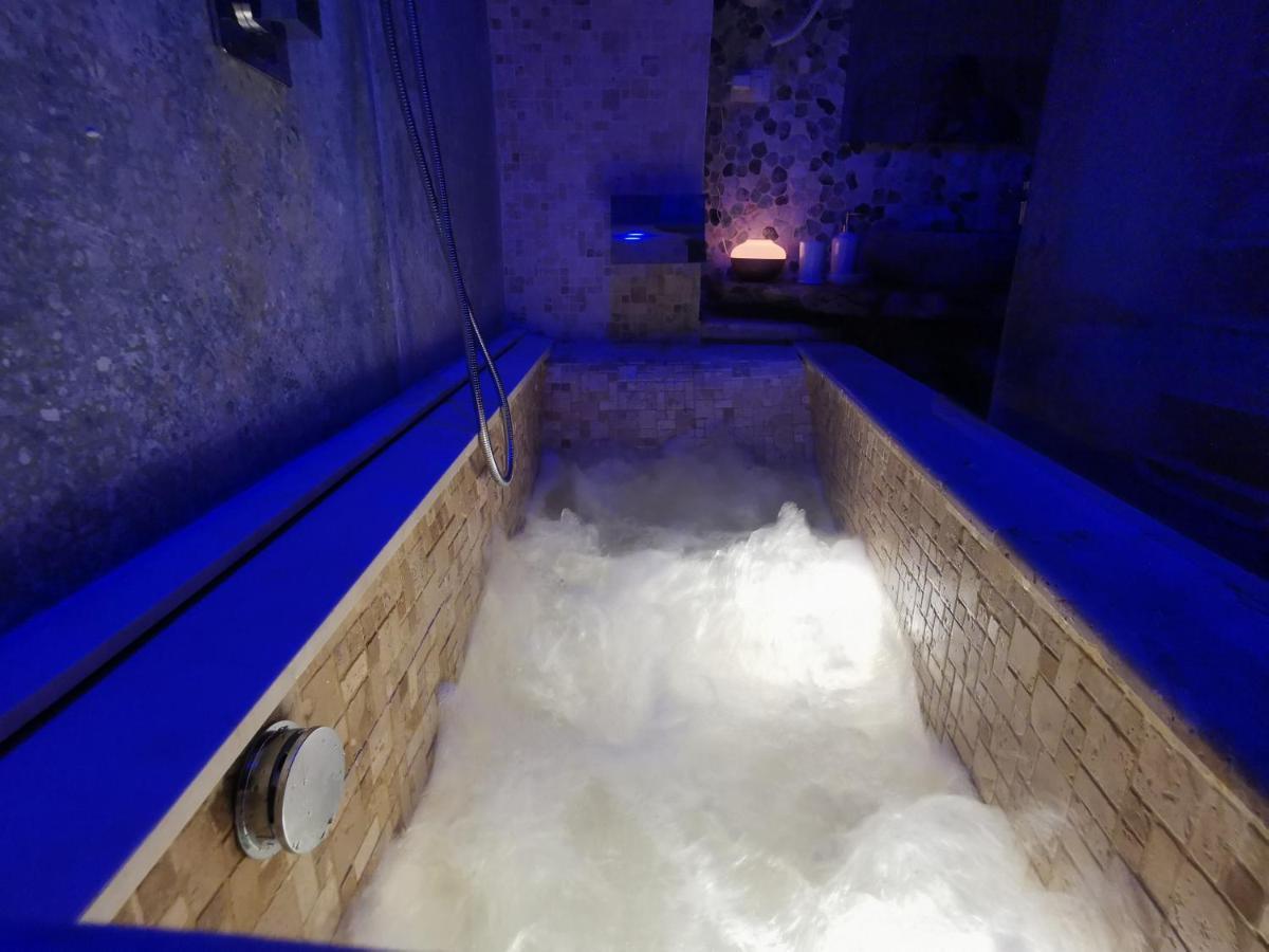Double Room Spa Bath