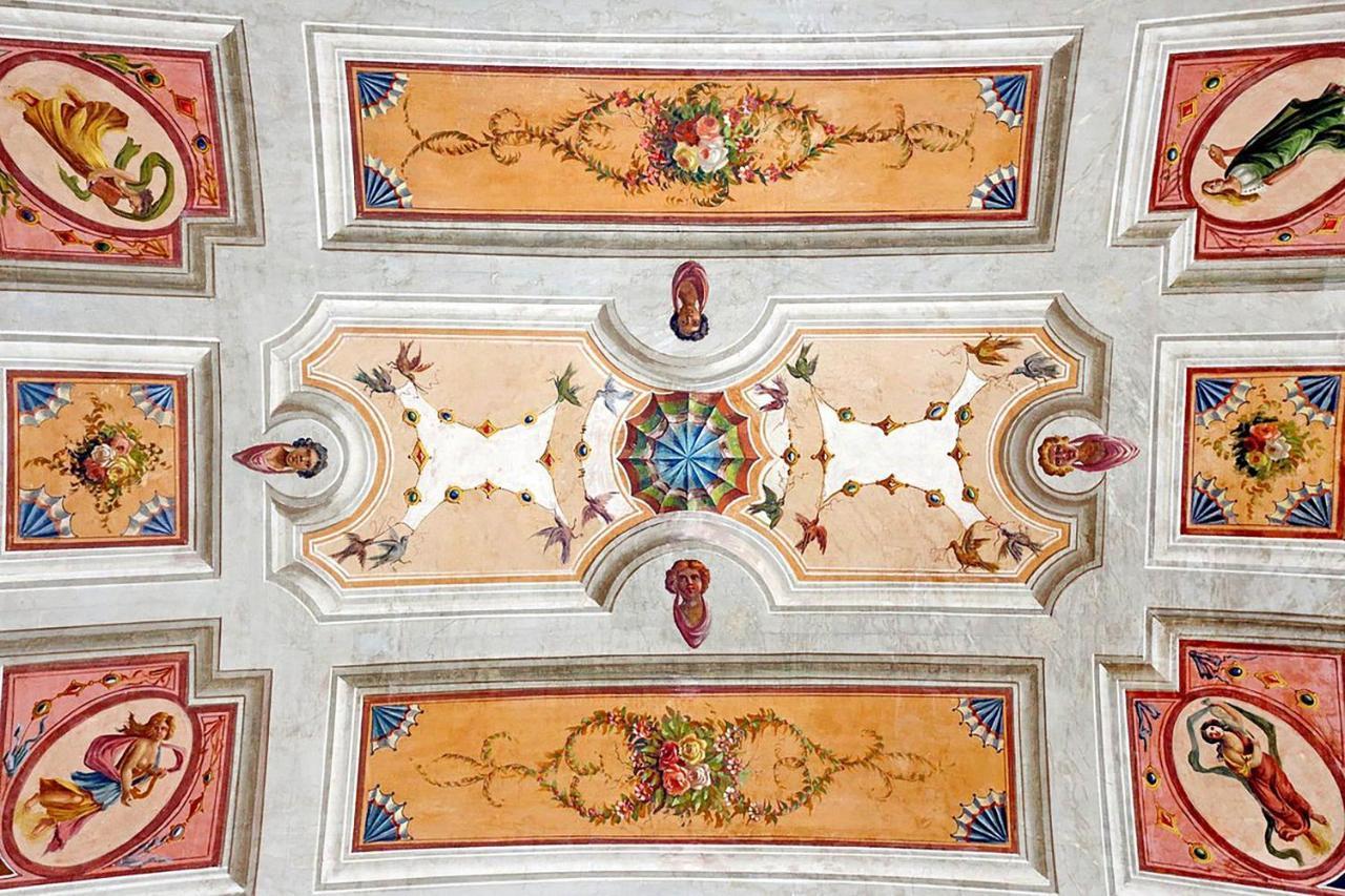 Deluxe Room,1469399933:JPEG