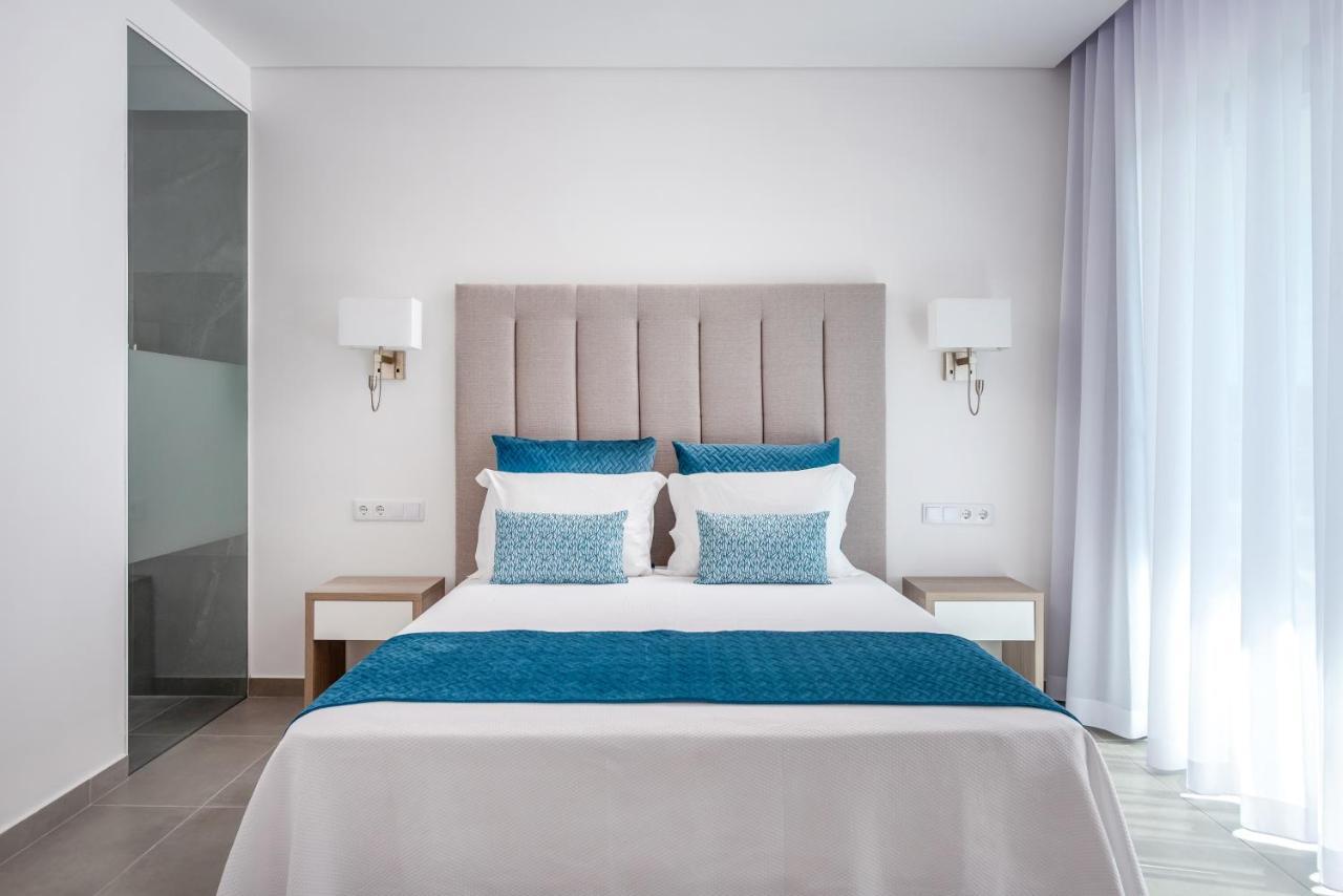 Queen Suite with Pool View