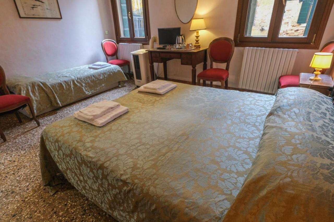 Triple Room with Shared Bathroom,1469712830:JPEG