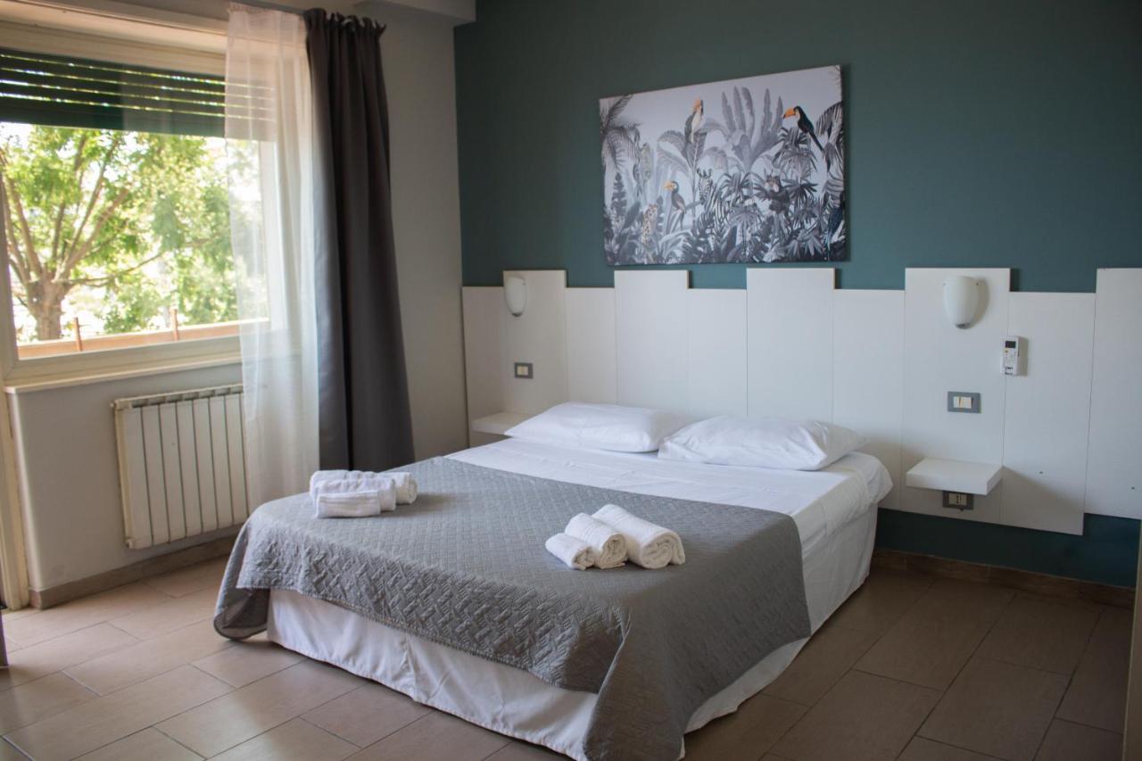 Double Room with Balcony and Sea View,1470133937:JPEG