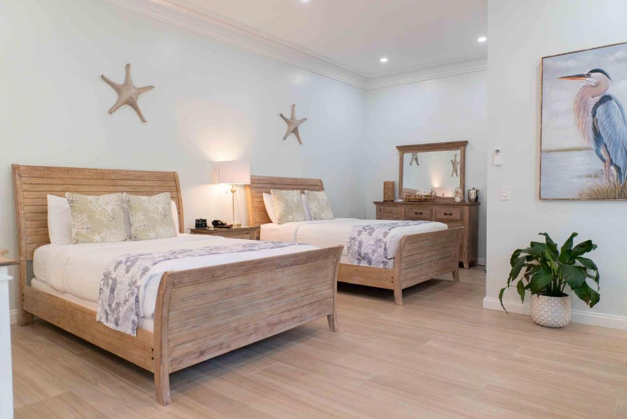 Deluxe Queen Room with Two Queen Beds,1470281591:JPEG