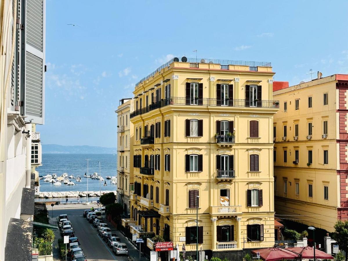 Camera Matrimoniale con Balcone (2 Adulti + 1 Bambino)